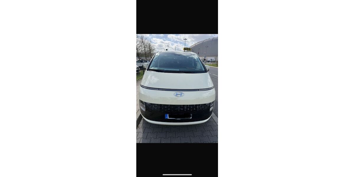 Hyundai STARIA 99.000 km 39.990 &euro; Düsseldorf 40227