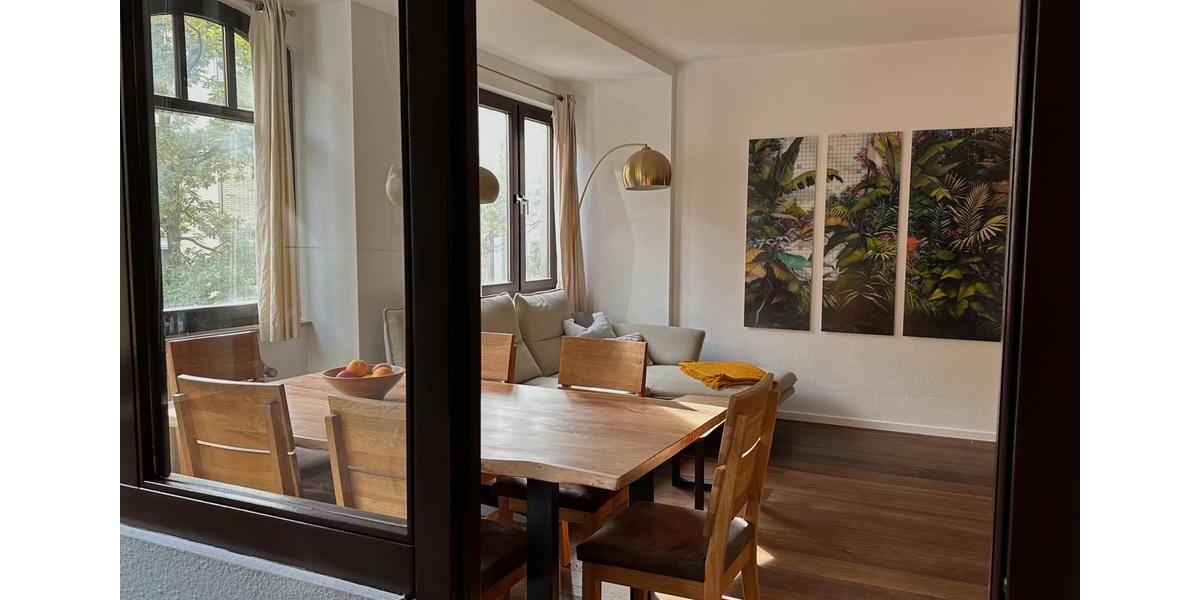 Stilvoll möblierte 2-Zimmer-Wohnung am Eigelstein zimmer