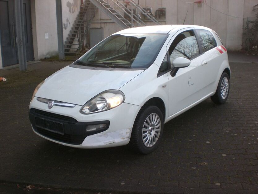Fiat Punto 90.000 km 2.900 € Köln 50735