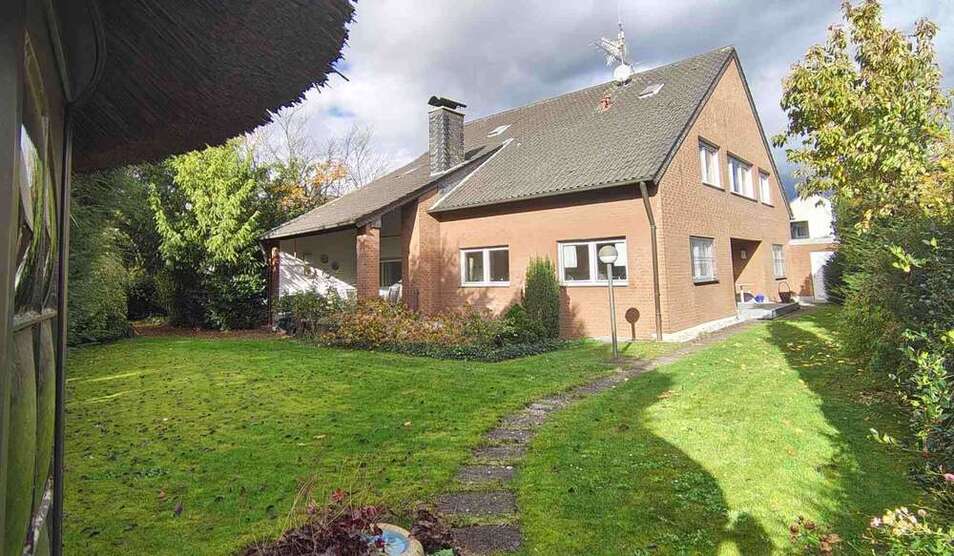 Haus zum Kaufen in Köln 1.390.000 € 295.54 m² 9 zimmer