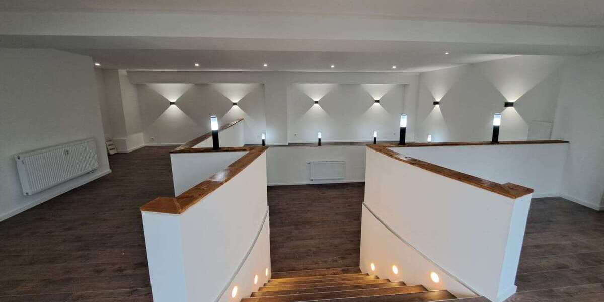 Etagenwohnung Remscheid Lüttringhausen - 2.5 Zimmer, 154 m&sup2;, 1.200&euro; | Angebot:25139812