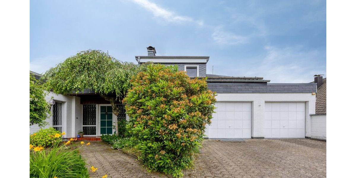 Großes Haus mit Pool in grüner Lage sucht neue Eigentümer - Einfamilienhaus Wermelskirchen / Dhünn Dhünn | Angebot:26949322