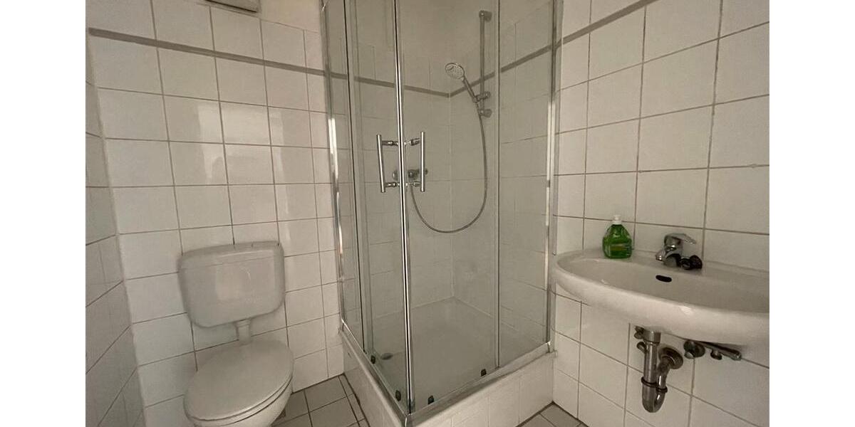 Mit eigenem Eingang! Bezugsfreies Apartment im Hinterhof zu vermieten 1 zimmer