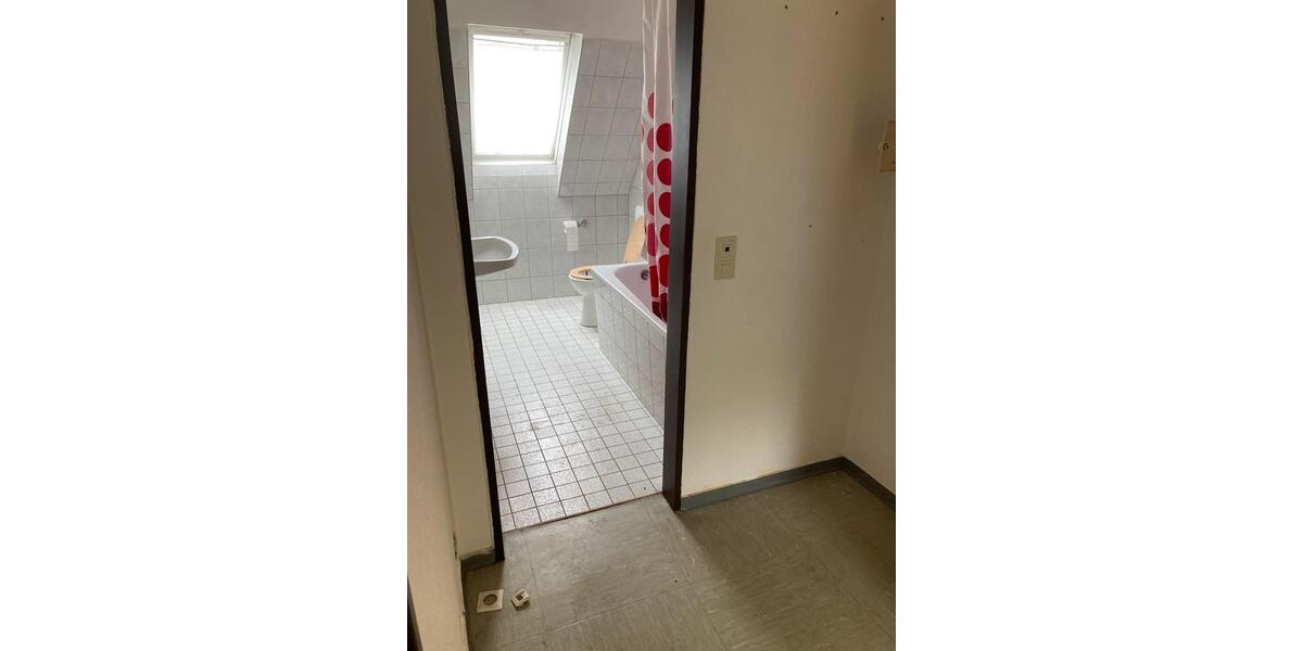 Dachgeschoßwohnung Neuss Reuschenberg - 3 Zimmer, 45 m&sup2;, 650&euro; | Angebot:26393552