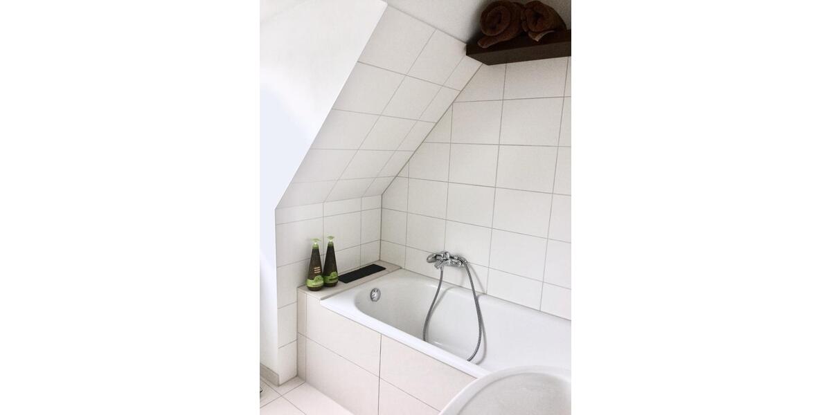 Dachgeschoßwohnung Köln Kalk - 3 Zimmer, 70 m&sup2;, 1.700&euro; | Angebot:25596580