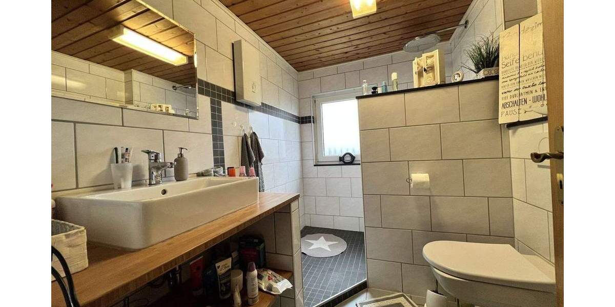 Dreifamilienhaus in zentraler Lage 8 zimmer