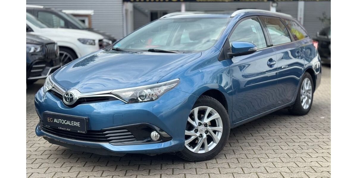 Toyota Auris 113.000 km 10.850 &euro; Köln 51109