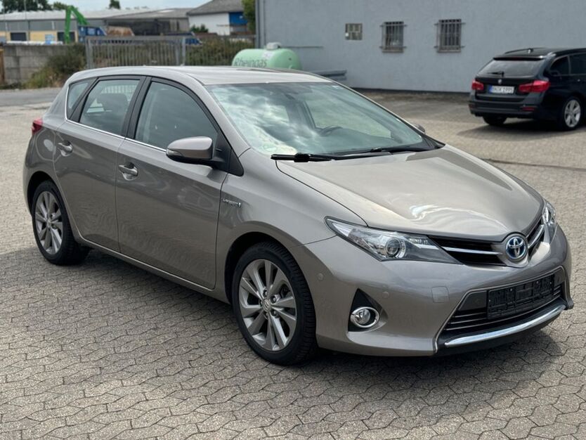 Toyota Auris 56.500 km 12.950 € Bornheim 53332