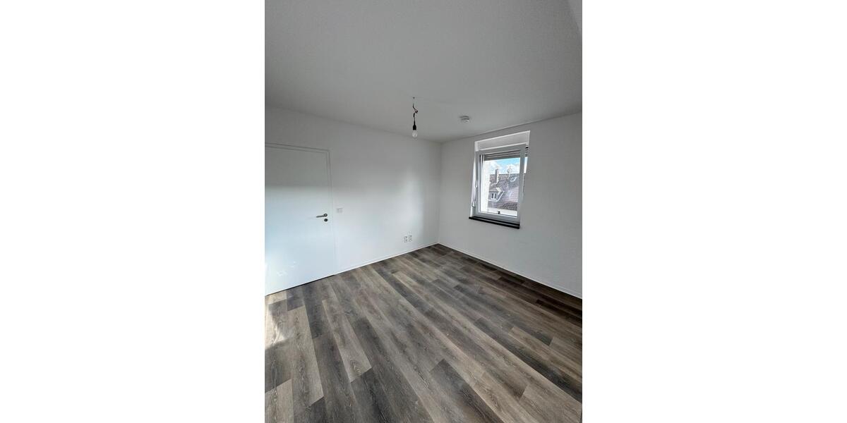 Dachgeschoßwohnung Solingen Central - 2 Zimmer, 65 m&sup2;, 890&euro; | Angebot:27625775
