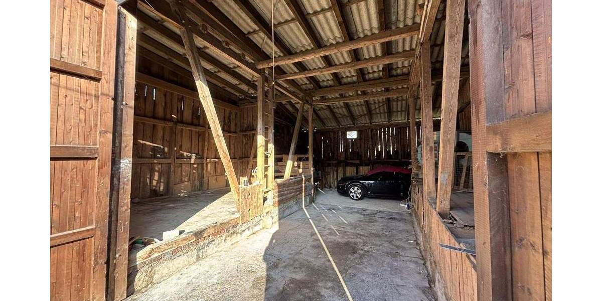 Bauernhof mit angrenzenden Grünflächen inkl Bachlauf 1 zimmer