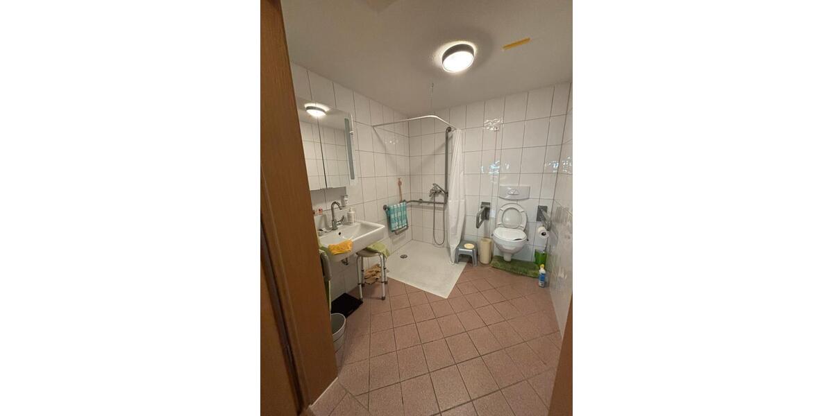 Seniorenwohnung mit Terrasse, Stellplatz, Aufzug und Küche 2 zimmer