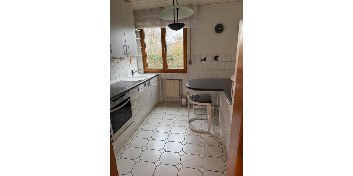 Erdgeschoßwohnung Niederkassel - 4 Zimmer, 85 m&sup2;, 1.400&euro; | Angebot:26396471
