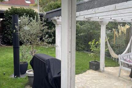 Familienfreundliches Reihenendhaus, Carport & Einliegerwohnung in ruhiger Lage am Königsforst 6 zimmer