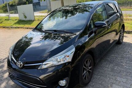 Toyota Verso 118.000 km 9.500 &euro; Neuss 41468