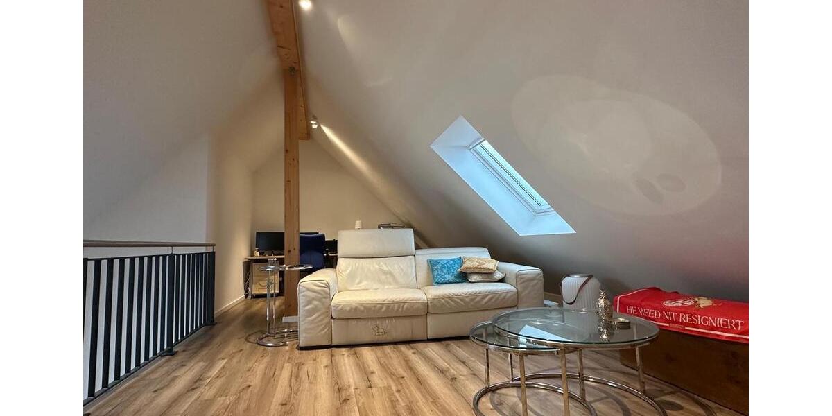 Dachgeschoßwohnung Hürth - 3 Zimmer, 103 m&sup2;, 1.580&euro; | Angebot:24619388