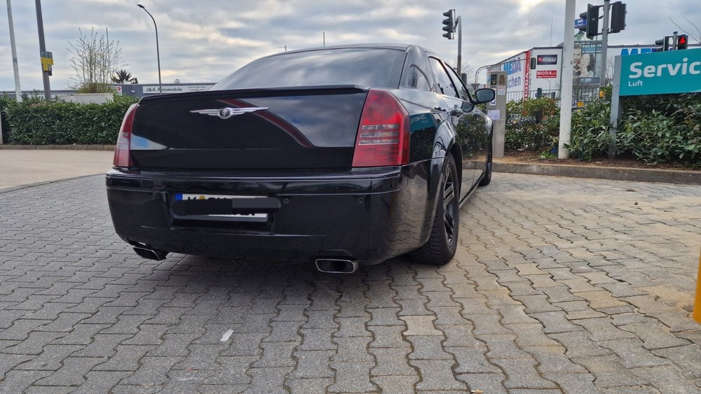 Chrysler 300C 290.000 km 5.500 &euro; Köln 50667
