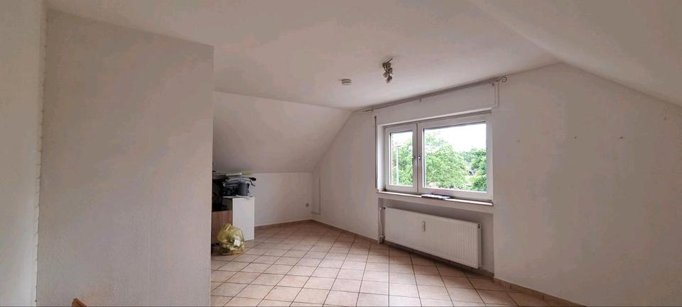Dachgeschoßwohnung Bergheim Ahe - 2 Zimmer, 62 m&sup2;, 650&euro; | Angebot:26598052