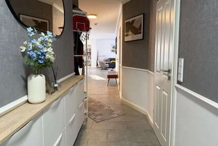 Wohnung Niederkassel - 4 Zimmer, 155 m&sup2;, 1.600&euro; | Angebot:25371611