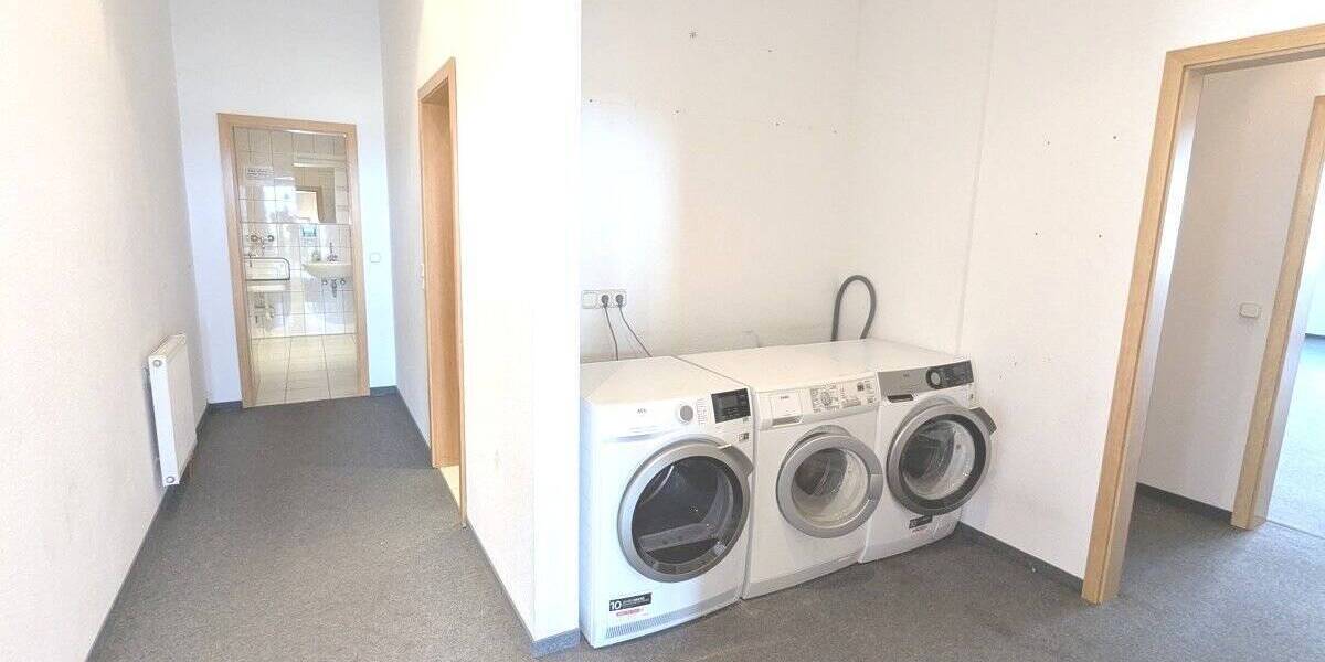 Bürofläche mit Pkw-Stellplätzen in Grevenbroich zu vermieten zimmer