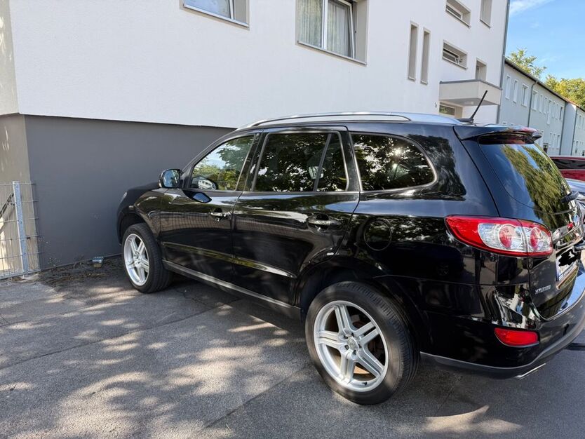 Hyundai SANTA FE 171.000 km 7.700 € Solingen 42699