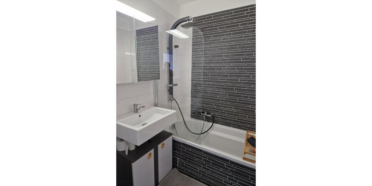 Bezugsfertig & modern:3-Zi-Wohnung mit Einbauküche, Balkon&Garage 3 zimmer