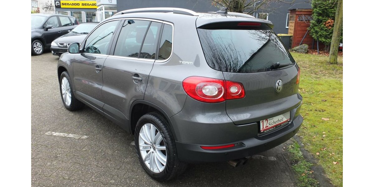 VW Tiguan TEAM orig.ATM ca 52 tkm XENON AHK PARKPILOT 112.432 km 10.450 &euro; Köln 50858
