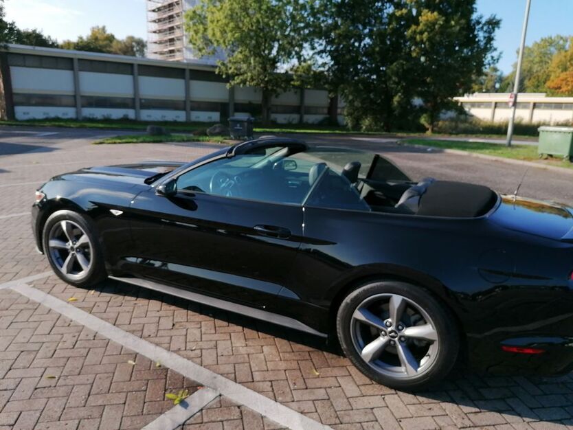 Ford Mustang 72.000 km 22.999 € Koeln 50968