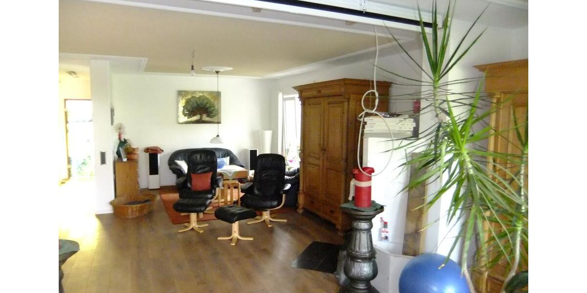Etagenwohnung Hückeswagen - 7 Zimmer, 154 m&sup2;, 350.000&euro; | Angebot:26955713