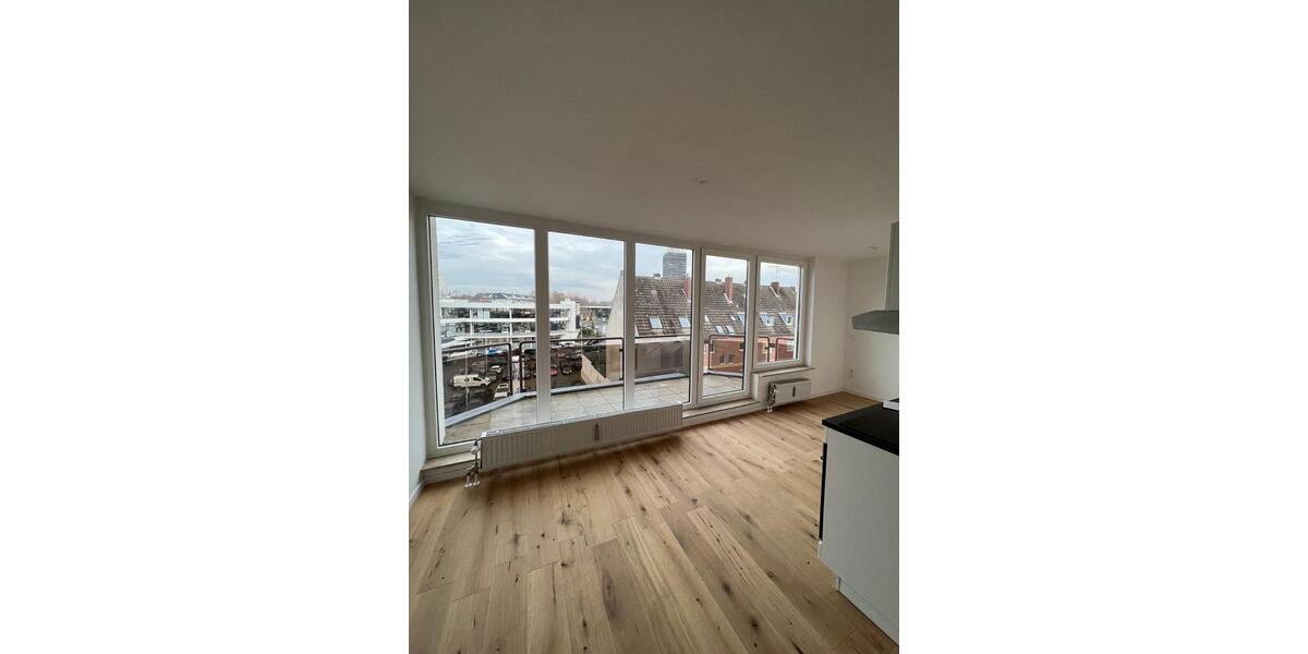 Helles Apartment im Dachgeschoss mit großem Balkon in Raderthal 1 zimmer