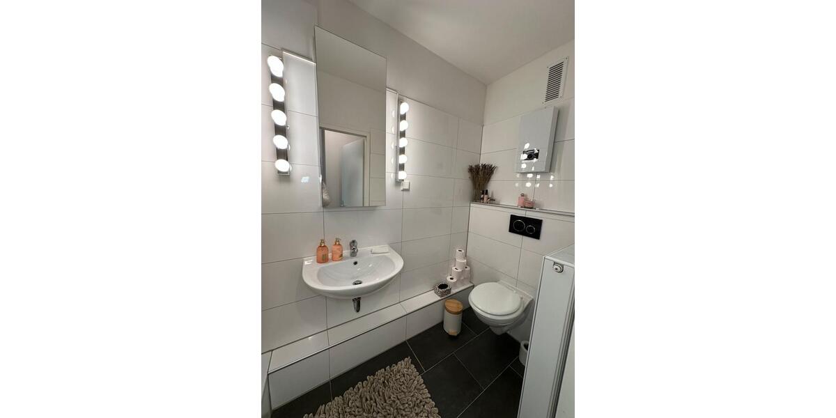 Etagenwohnung Düsseldorf Flingern Süd - 1 Zimmer, 38 m&sup2;, 1.650&euro; | Angebot:26122134