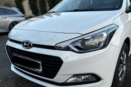 Hyundai i20 67.000 km 9.500 &euro; Köln 51061