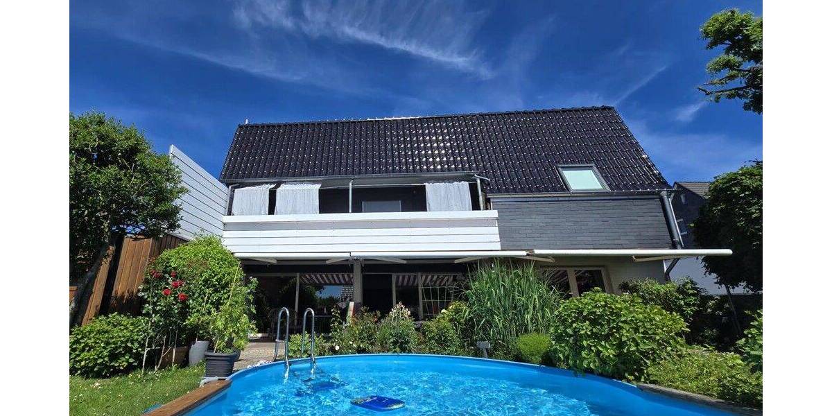Großes Haus mit Pool in grüner Lage sucht neue Eigentümer - Einfamilienhaus Wermelskirchen / Dhünn Dhünn | Angebot:26949322