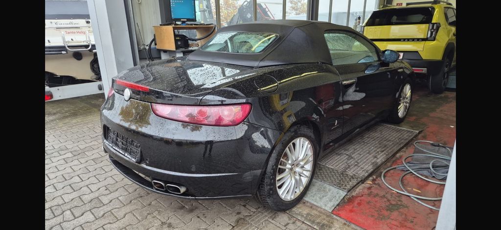 Alfa Romeo Spider 78.900 km 12.900 € Remscheid 42855