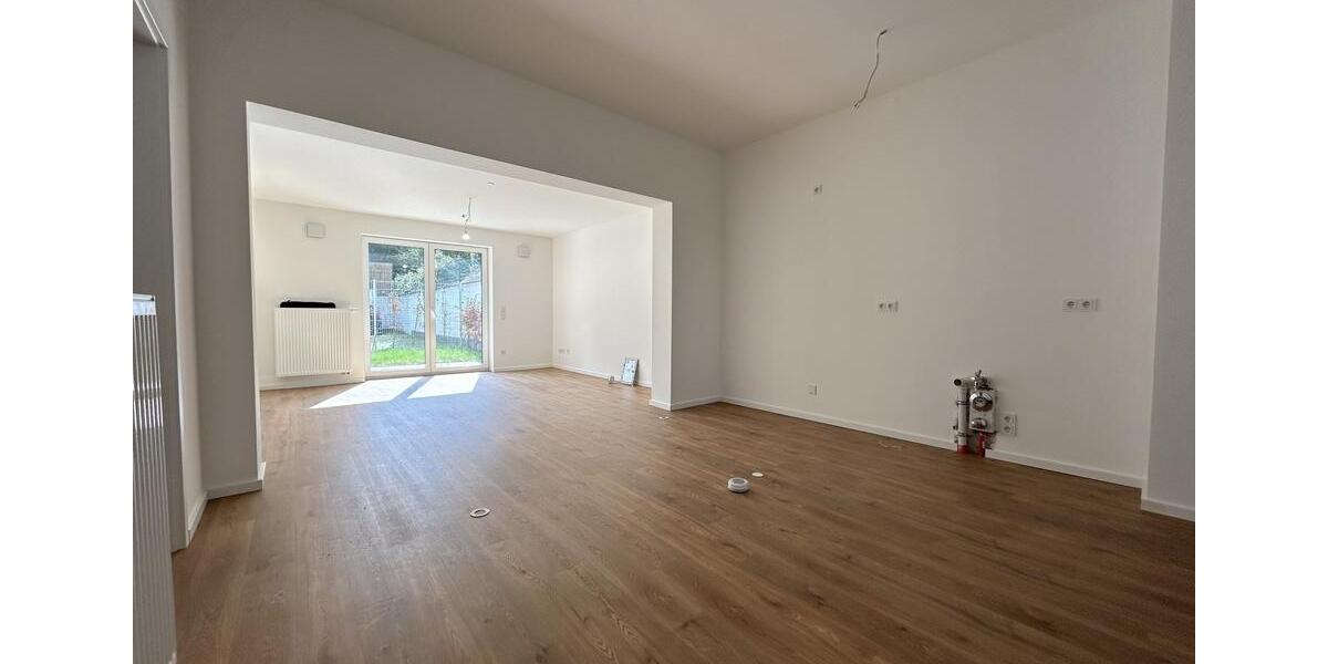 Erdgeschoßwohnung Köln Kalk - 1 Zimmer, 83 m&sup2;, 1.245&euro; | Angebot:26061621