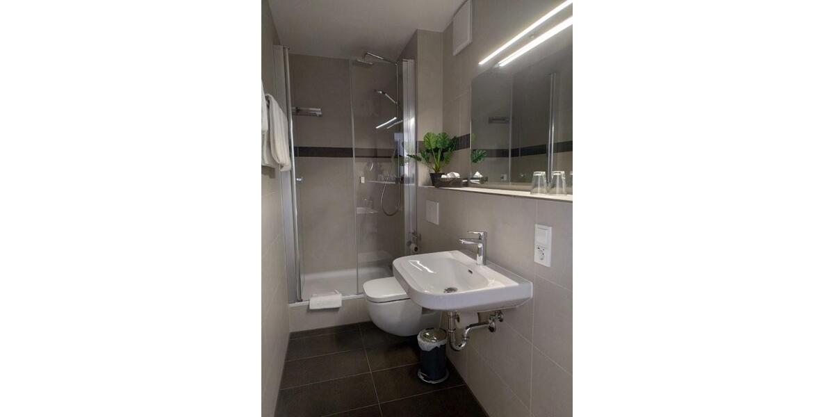 Mikro-Hotel in Köln voll genehmigter Beherbergungsbetrieb mit 8 Betten 4 Zimmern, studentisches Wohnen denkbar - Gewerbeobjekt Köln Mülheim | Angebot:22794810