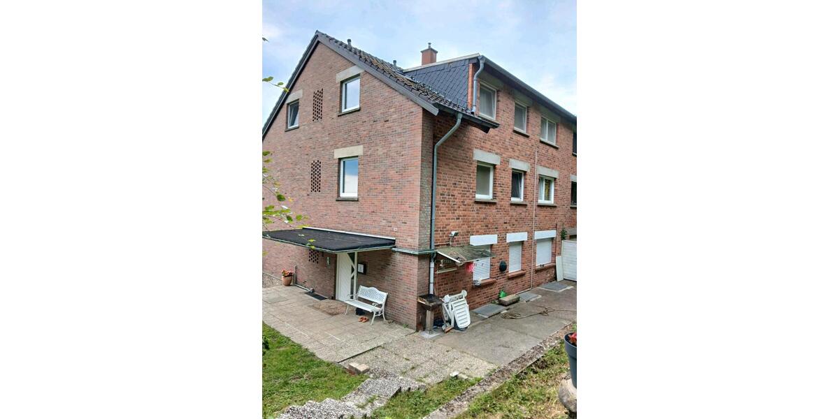 Gepflegtes Dreifamilienhaus in Lindlar-Schmitzhöhe 9 zimmer