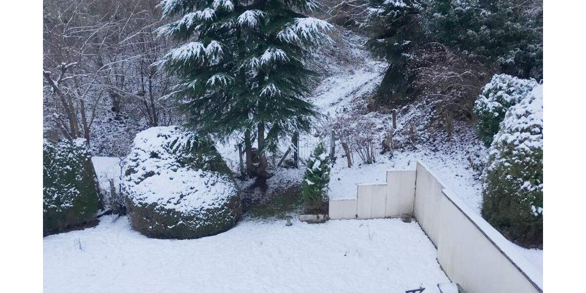 +++ schöne 3 Zimmer Dachgeschosswohnung, mit schönem Blick und direkt an der Natur und Wald +++ 3 zimmer