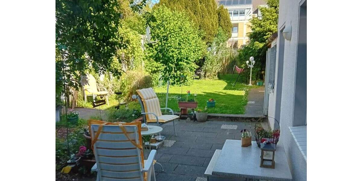 Attraktive Doppelhaushälfte mit großem Garten, Doppelgarage und 5 Zimmern! 5 zimmer