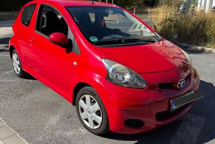 Toyota Aygo (X) 125.000 km 2.950 &euro; Düsseldorf 40476