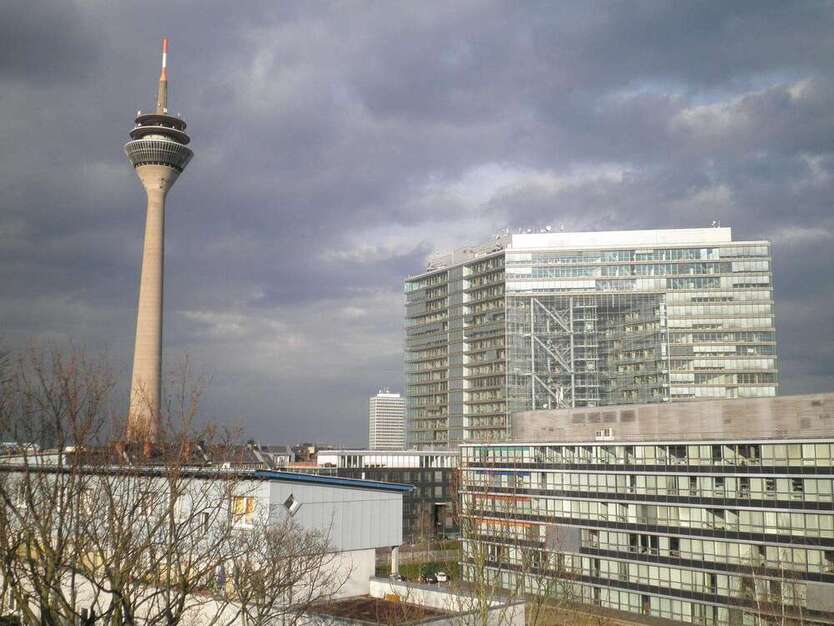 Wohnung zum Mieten in Düsseldorf 1.575 € 89 m² 3 zimmer