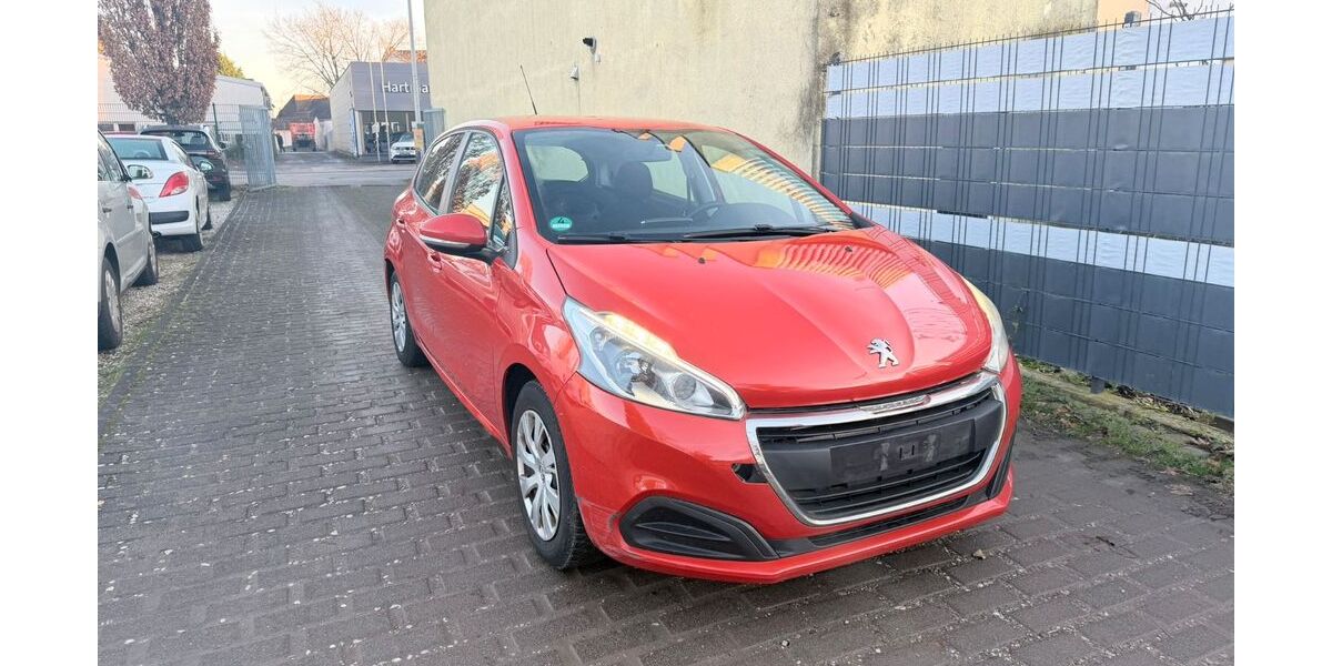 Peugeot 208 133.772 km 4.490 &euro; Brühl 50321