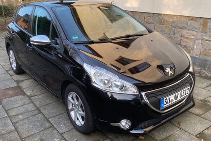 Peugeot 208 95.000 km 5.599 &euro; Köln 51147