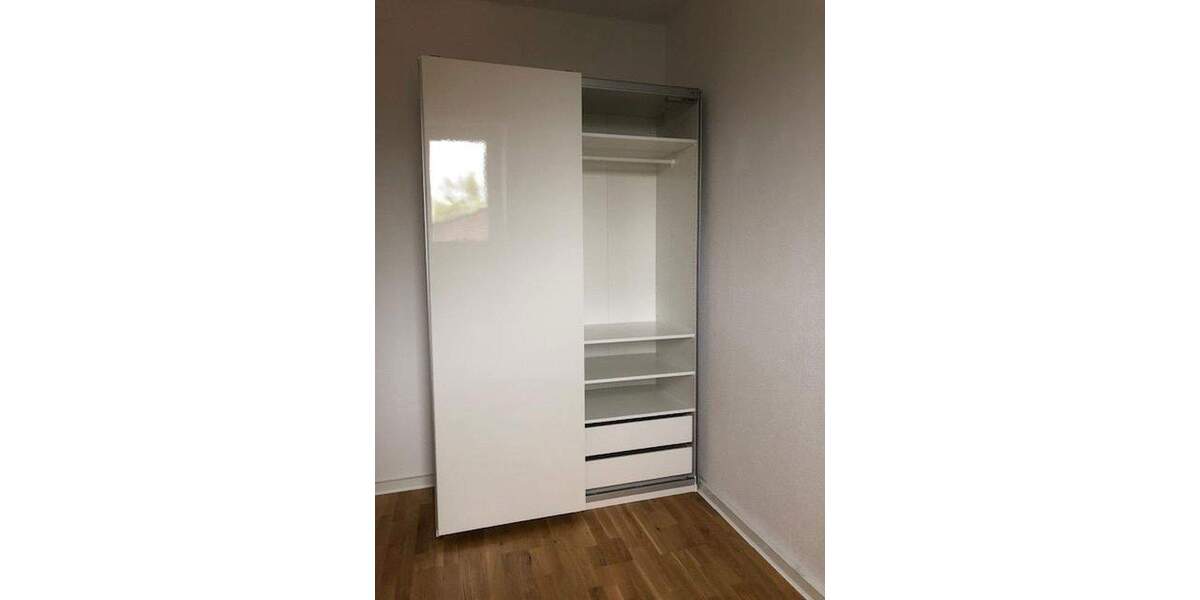 Erstklassige Lage am Rhein - Charmantes Altbauflair für Individualisten - teilmöbliert 2 zimmer