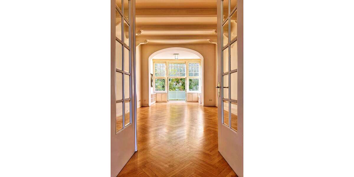 Haus zum Kaufen in Düsseldorf 5.300.000 € 530 m² 17 zimmer