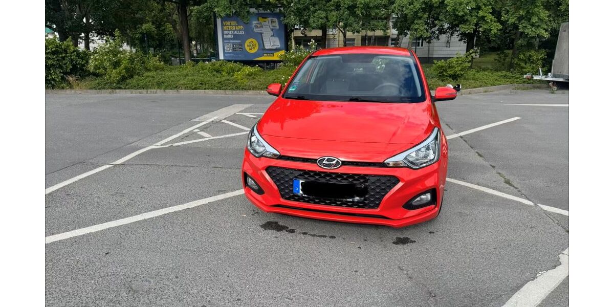 Hyundai i20 16.300 km 7.700 &euro; Düsseldorf 40239