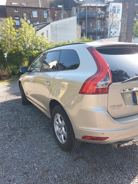Volvo XC60 133.750 km 16.950 € Neuss 41462