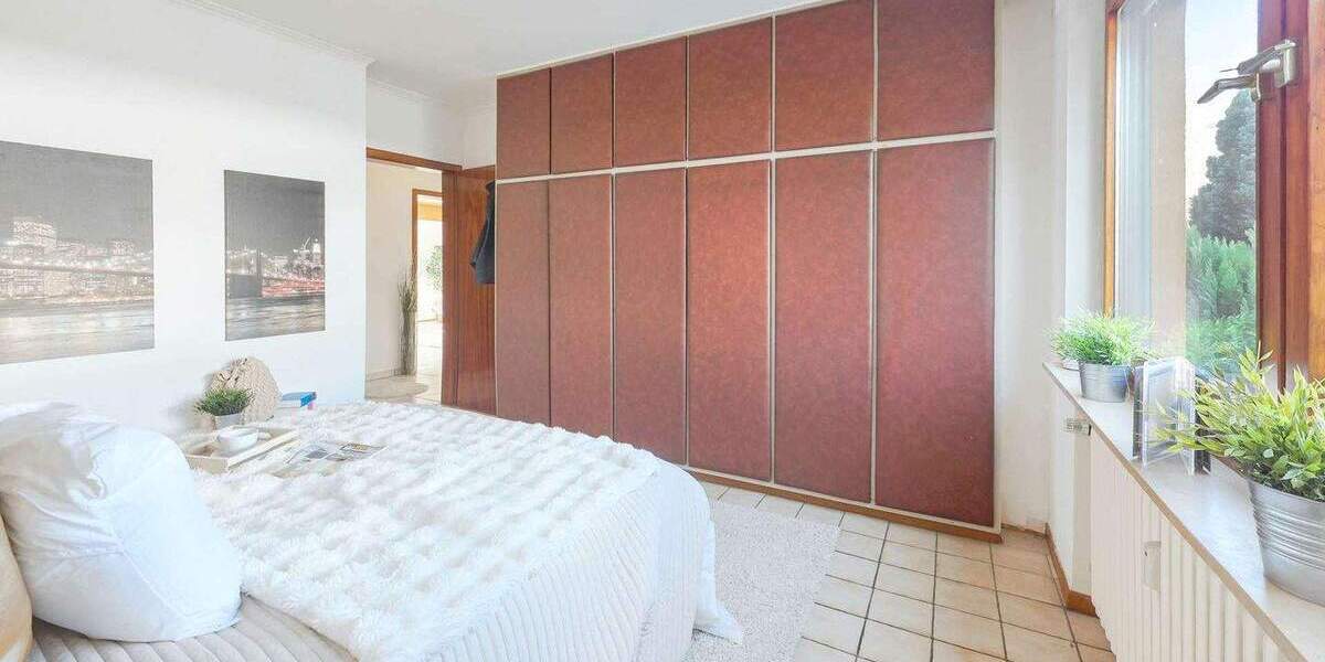 Mehrfamilienhaus, Wohnhaus Köln Brück - 8 Zimmer, 210 m&sup2;, 729.000&euro; | Angebot:25356536