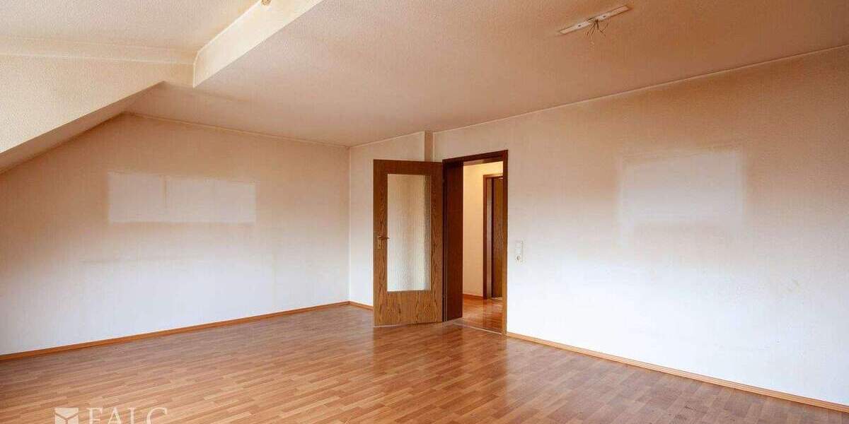 Mehrfamilienhaus, Wohnhaus Frechen Königsdorf - 6 Zimmer, 235 m&sup2;, 400.000&euro; | Angebot:24766754