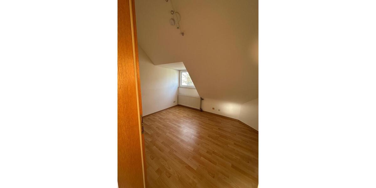 Dachgeschoßwohnung Neuss Gnadental - 2 Zimmer, 54 m&sup2;, 650&euro; | Angebot:25404219