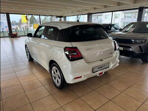 Suzuki Swift 1.2 Dualjet Hybrid Comfort Automatik 1.200 km 21.990 € HAAN 42781